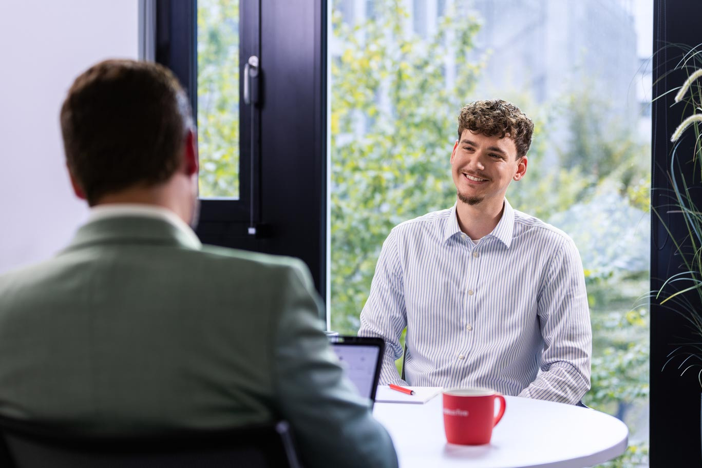 Ein Bewerber beim Vorstellungsgespräch