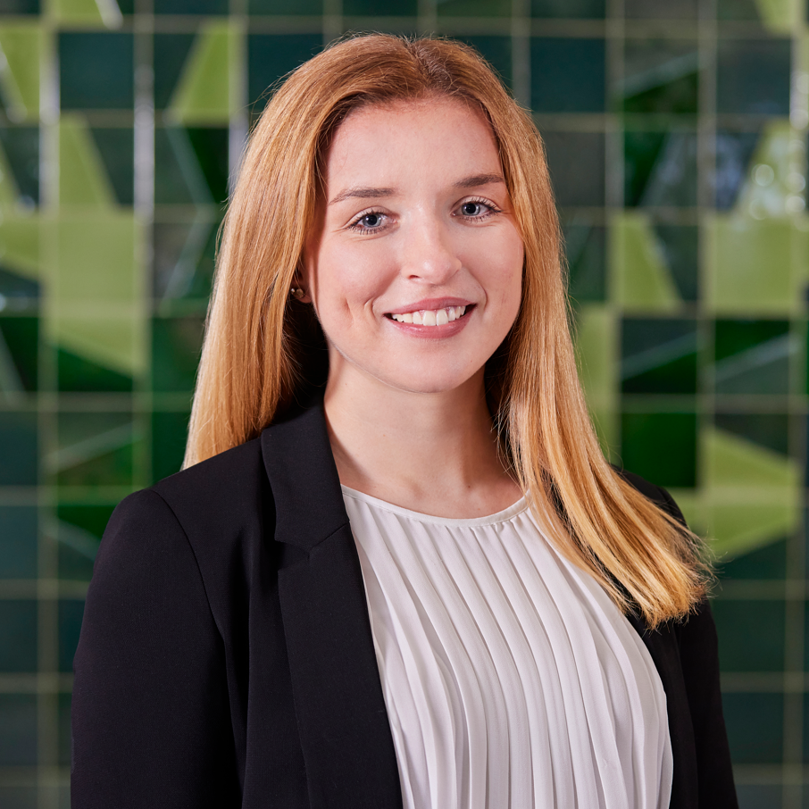 Janna-Seela_Jaegermeister-906x906-1