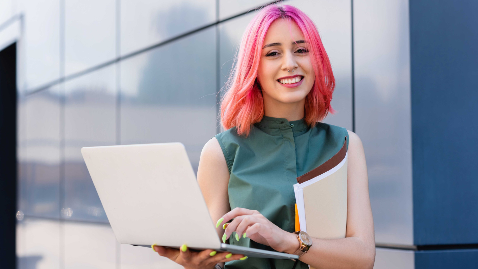 Generation-Z_2-6061x3411-1920x1081-1