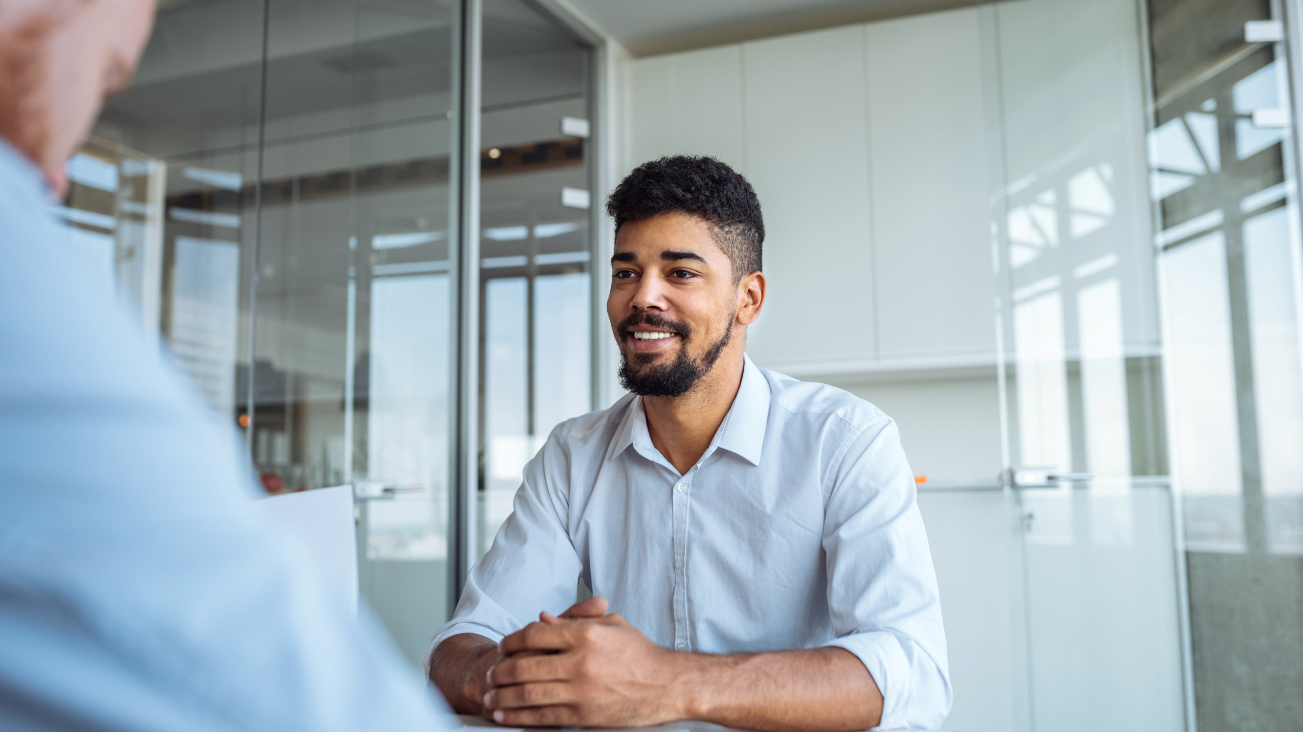 Mitarbeitergespraech_180706426_bernardbodo-4512x2536-2560x1439-1