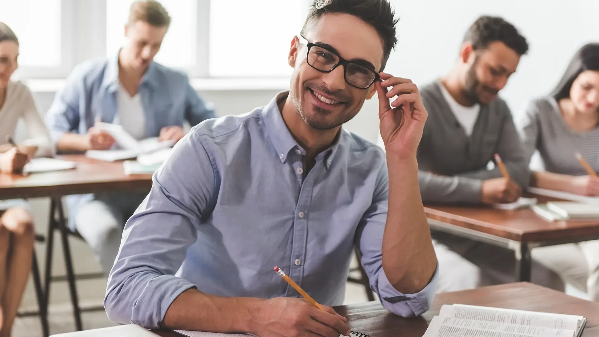 Weiterbildung_Jobsuche_VadimGuzhva-1920x1080-1